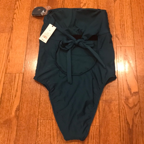 NWT  Women’s Bandeau Tie Back One Piece Swimsuit - Picture 4 of 5